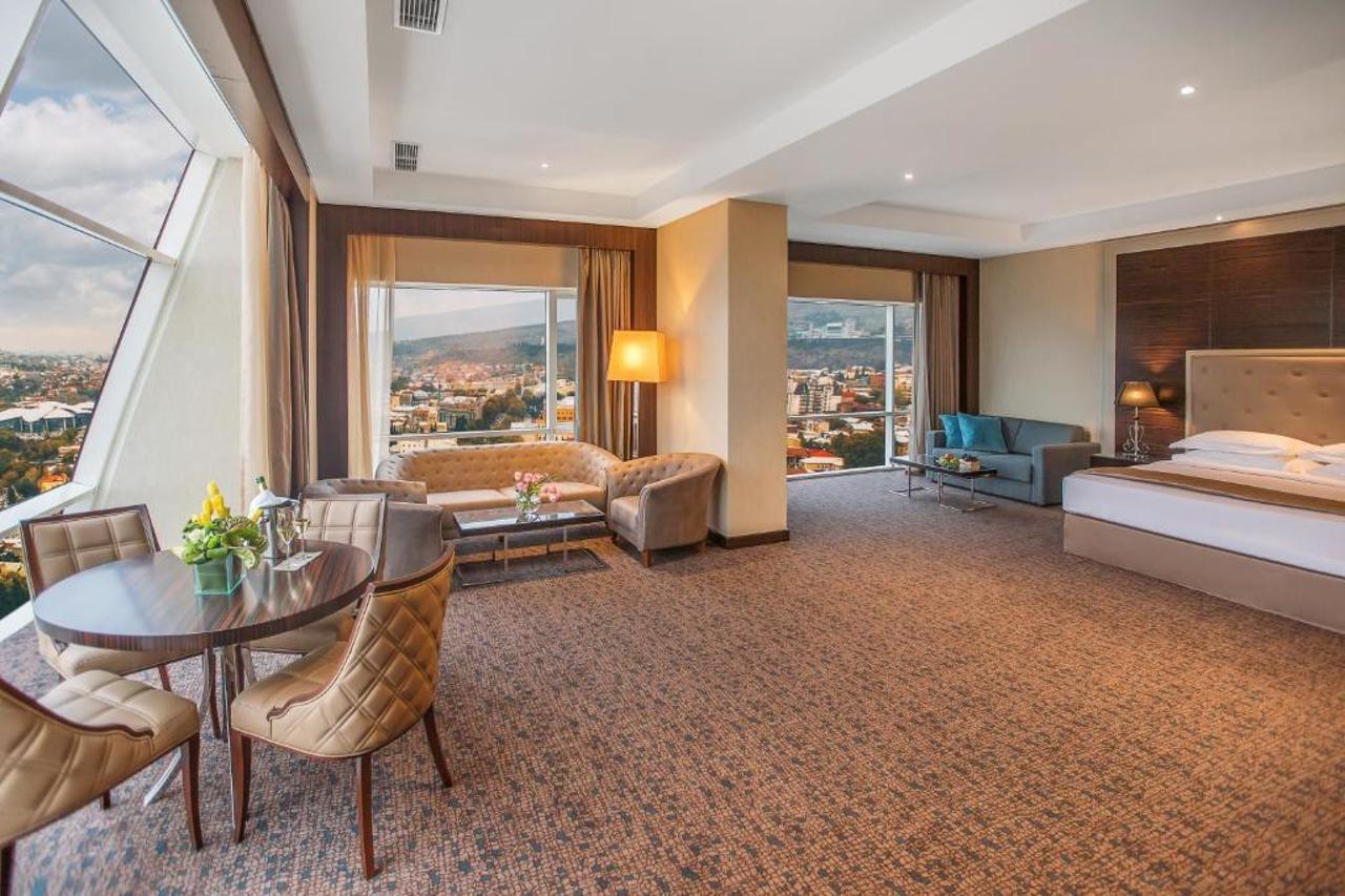 ザ ビルトモア ホテル トビリシ ティビリシ エクステリア 写真 Executive Suite