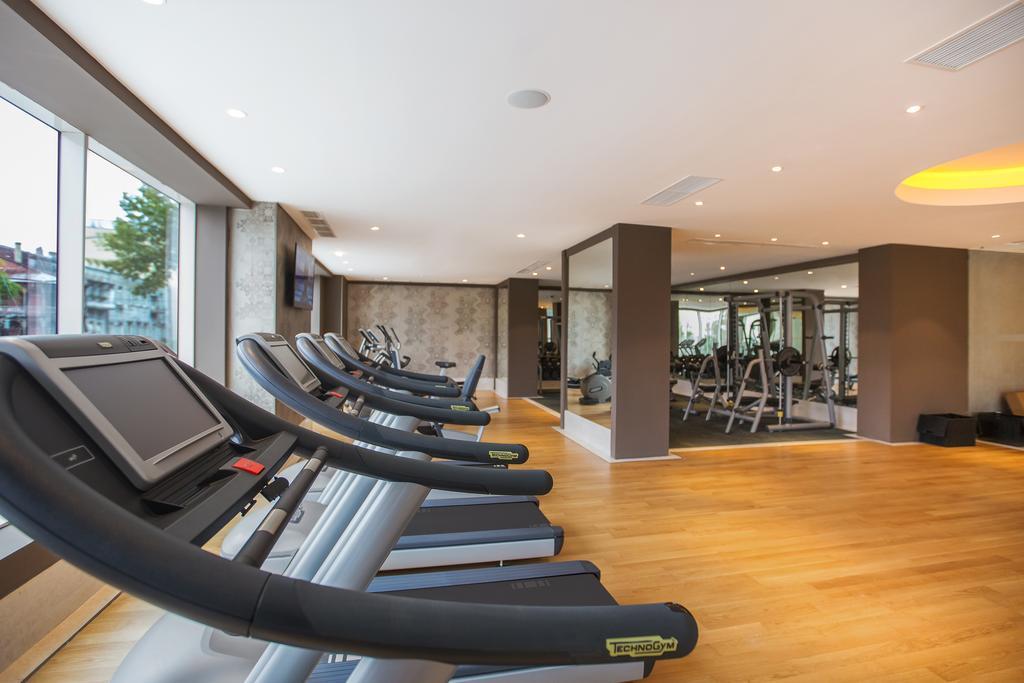 ザ ビルトモア ホテル トビリシ ティビリシ エクステリア 写真 The gym at the hotel