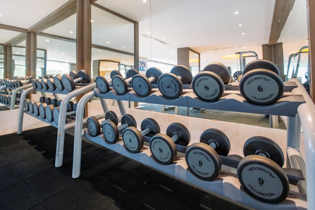 ザ ビルトモア ホテル トビリシ ティビリシ エクステリア 写真 Dumbbells on a rack