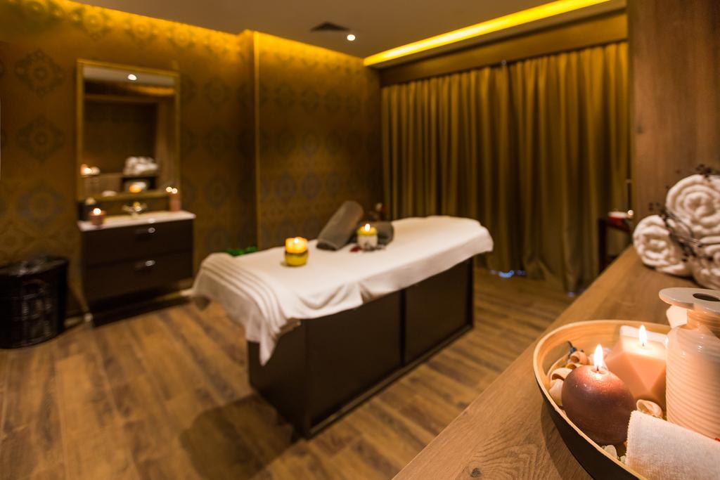 ザ ビルトモア ホテル トビリシ ティビリシ エクステリア 写真 A spa treatment room